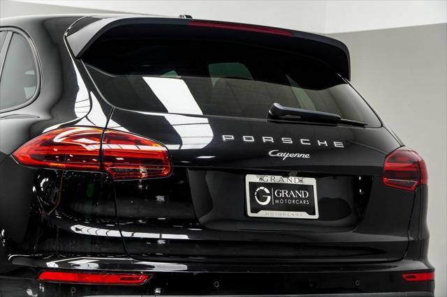 Photo of 2018 Moonlight Blue Metallic Porsche Cayenne
