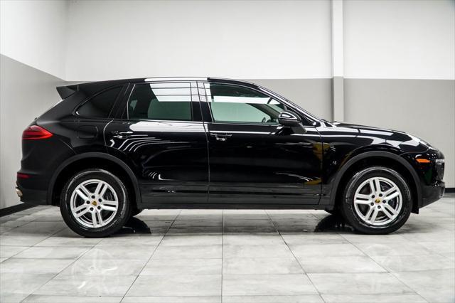 Photo of 2018 Moonlight Blue Metallic Porsche Cayenne