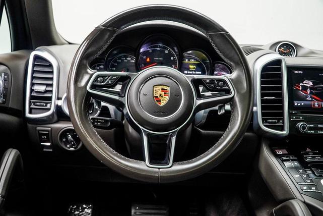 Photo of 2018 Moonlight Blue Metallic Porsche Cayenne