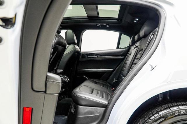 Photo of 2020 Lunare White Metallic Alfa Romeo Stelvio