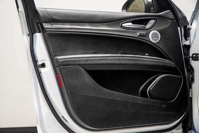 Photo of 2020 Lunare White Metallic Alfa Romeo Stelvio