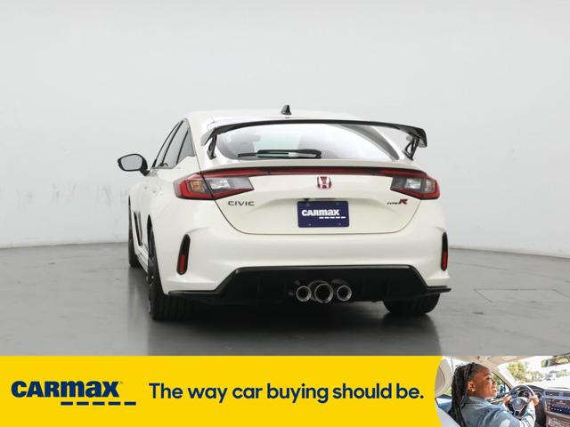 Photo of 2024 White Honda Civic