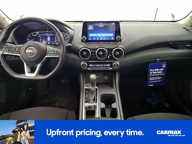 Photo of 2021 White Nissan Sentra