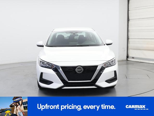 Photo of 2021 White Nissan Sentra