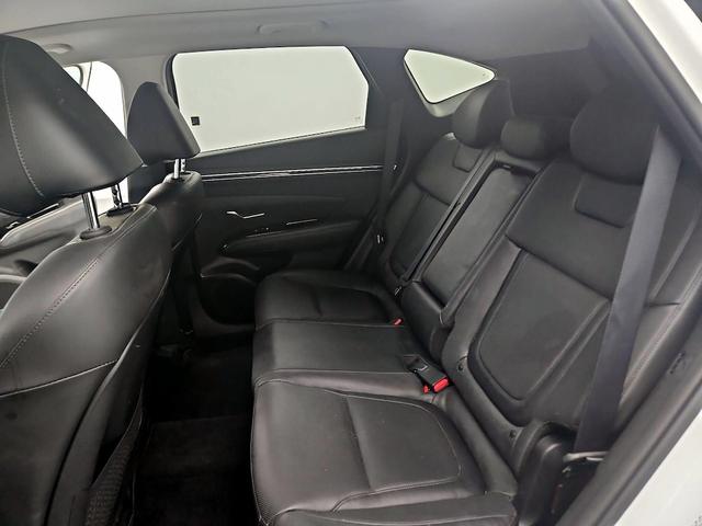 Photo of 2022 White Hyundai TUCSON Hybrid