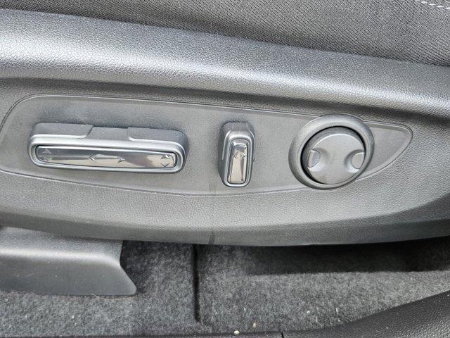 Photo of 2025 Platinum White Pearl Honda CR-V