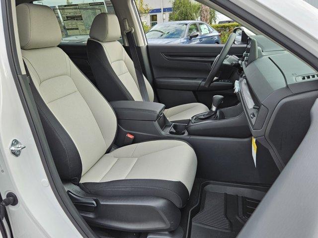 Photo of 2025 Platinum White Pearl Honda CR-V