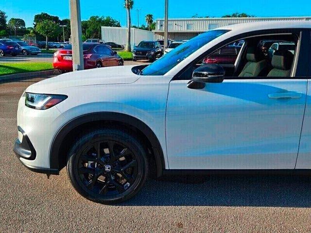 Photo of 2026 Platinum White Pearl Honda HR-V