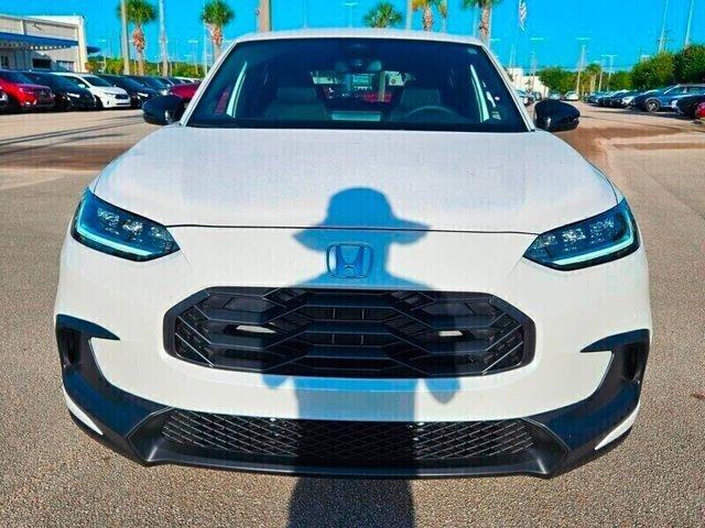 Photo of 2026 Platinum White Pearl Honda HR-V