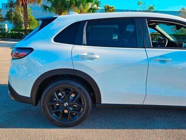 Photo of 2026 Platinum White Pearl Honda HR-V