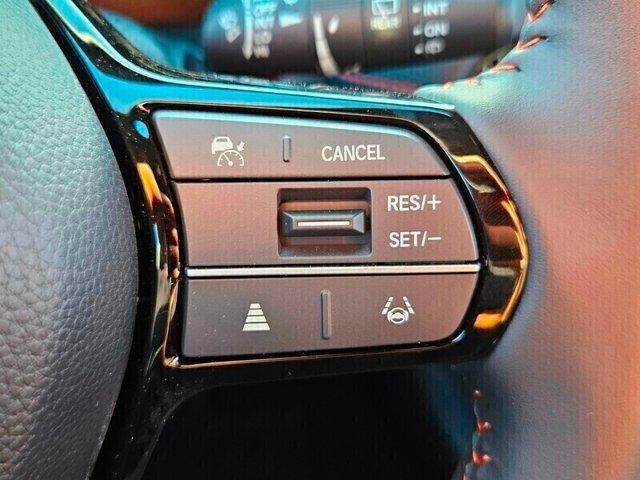 Photo of 2026 Platinum White Pearl Honda HR-V