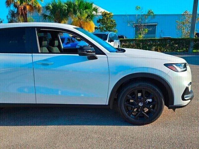 Photo of 2026 Platinum White Pearl Honda HR-V