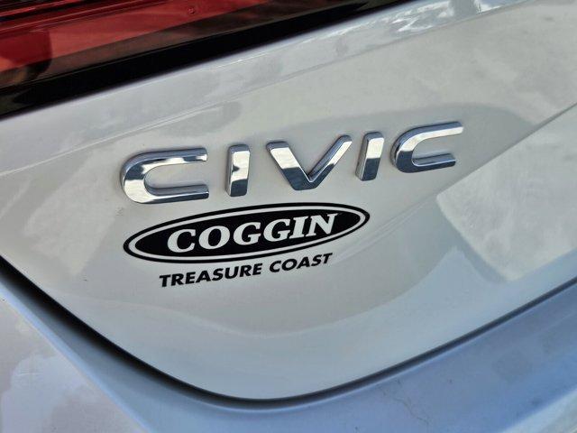 Photo of 2025 Platinum White Pearl Honda Civic
