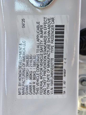 Photo of 2025 Platinum White Pearl Honda Civic