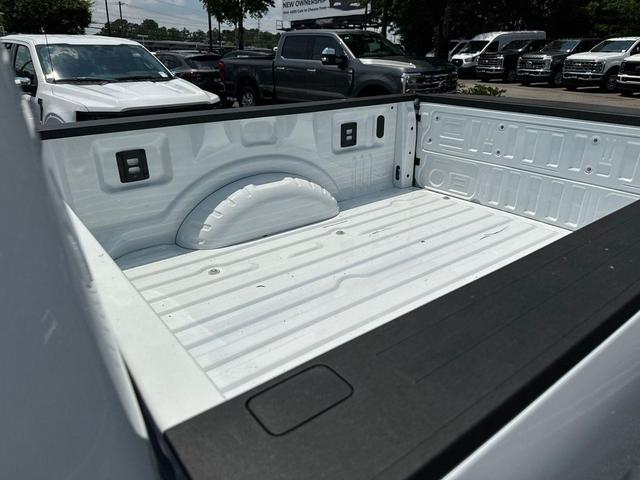Photo of 2025 OXFORD WHITE Ford F-250