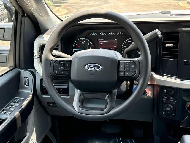 Photo of 2025 OXFORD WHITE Ford F-250