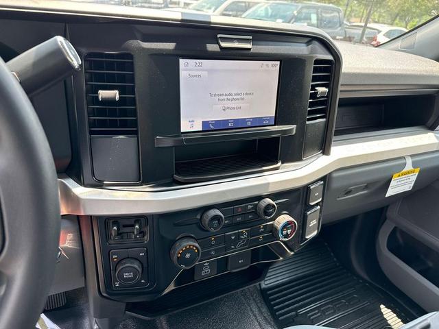 Photo of 2025 OXFORD WHITE Ford F-250