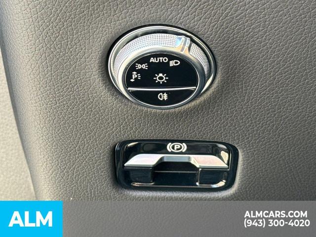 Photo of 2023 Black Mercedes-Benz GLC 300