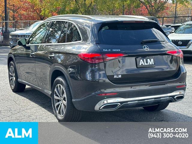 Photo of 2023 Black Mercedes-Benz GLC 300