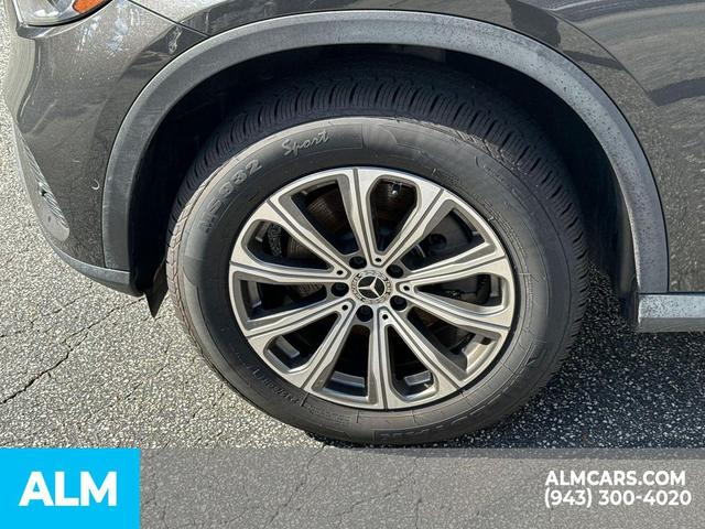 Photo of 2023 Black Mercedes-Benz GLC 300