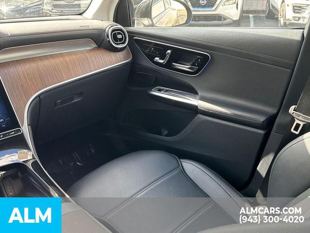 Photo of 2023 Black Mercedes-Benz GLC 300