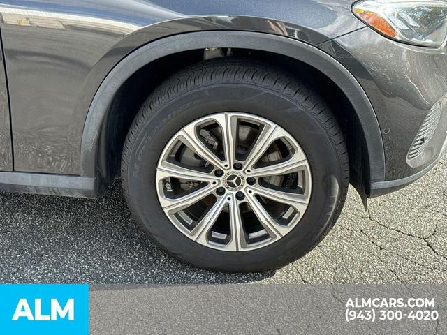 Photo of 2023 Black Mercedes-Benz GLC 300