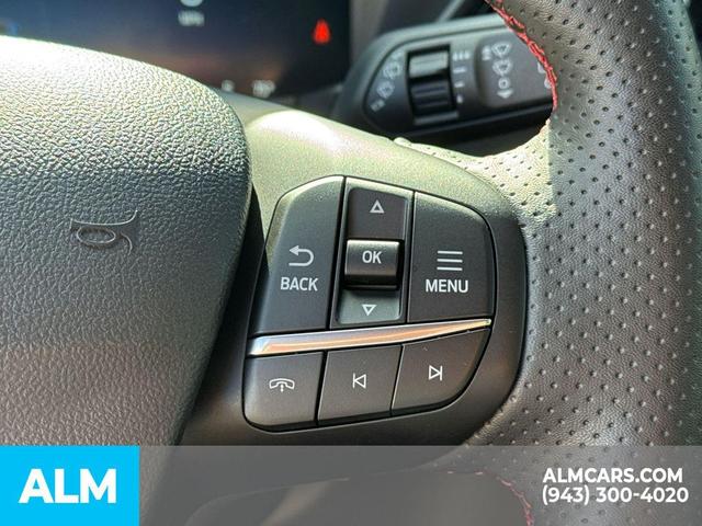 Photo of 2023 CARBONIZED GRAY METALLIC Ford Escape