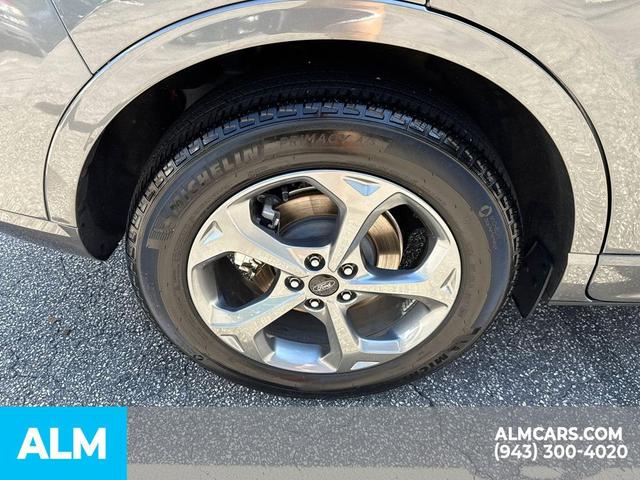 Photo of 2023 CARBONIZED GRAY METALLIC Ford Escape