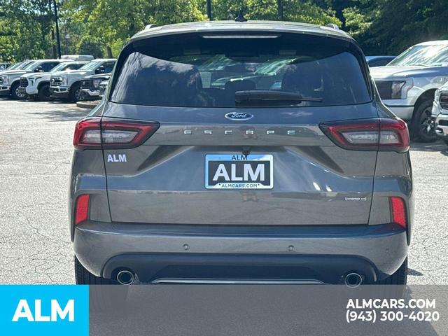 Photo of 2023 CARBONIZED GRAY METALLIC Ford Escape