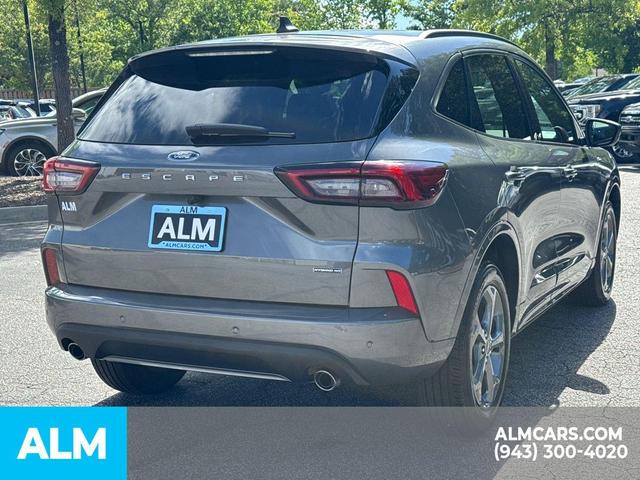 Photo of 2023 CARBONIZED GRAY METALLIC Ford Escape