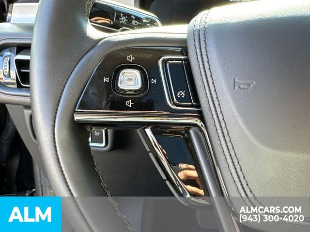 Photo of 2023 INFINITE BLACK MET CC Lincoln Aviator