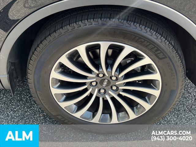 Photo of 2023 INFINITE BLACK MET CC Lincoln Aviator