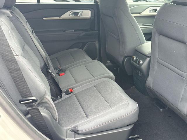 Photo of 2025 STAR WHITE MET TRI-COAT Ford Explorer