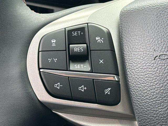 Photo of 2025 STAR WHITE MET TRI-COAT Ford Explorer
