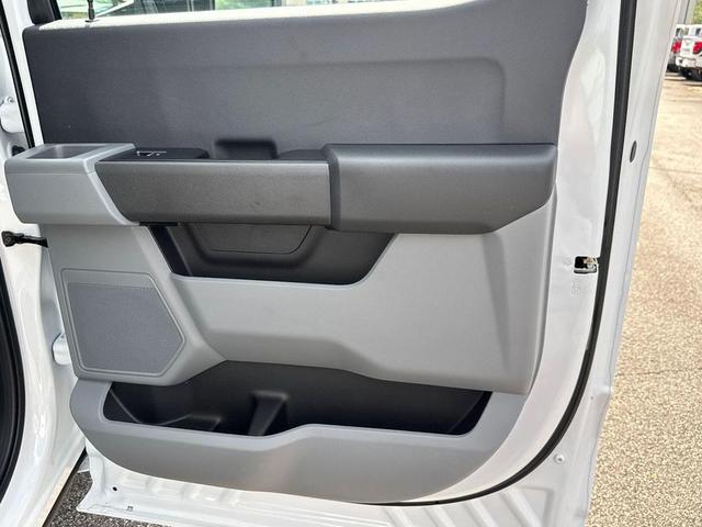 Photo of 2026 OXFORD WHITE Ford F-250