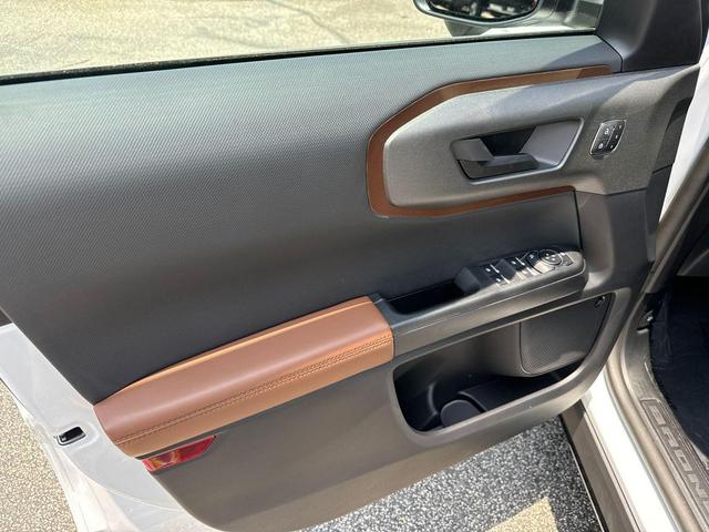 Photo of 2025 OXFORD WHITE Ford Bronco Sport