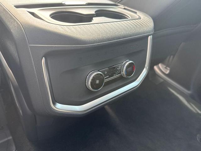 Photo of 2025 STAR WHITE MET TRI-COAT Ford Expedition