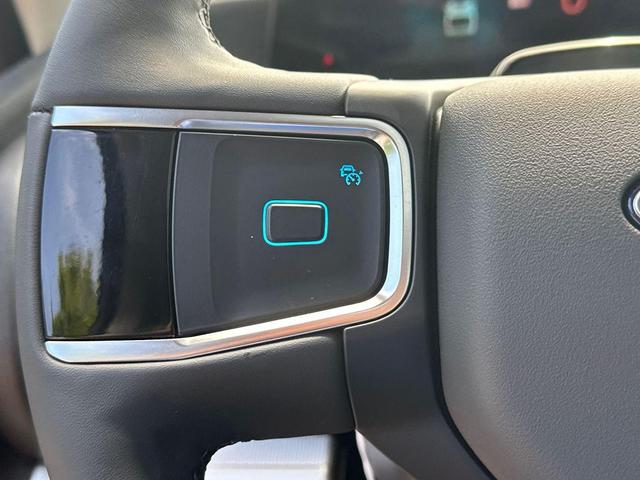 Photo of 2025 STAR WHITE MET TRI-COAT Ford Expedition