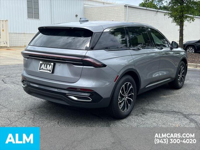 Photo of 2024 LUSTROUS GRAY METALLIC Lincoln Nautilus