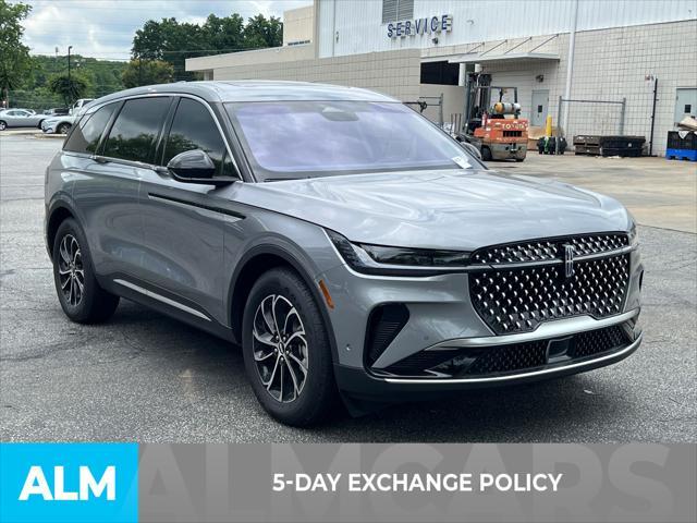 Photo of 2024 LUSTROUS GRAY METALLIC Lincoln Nautilus