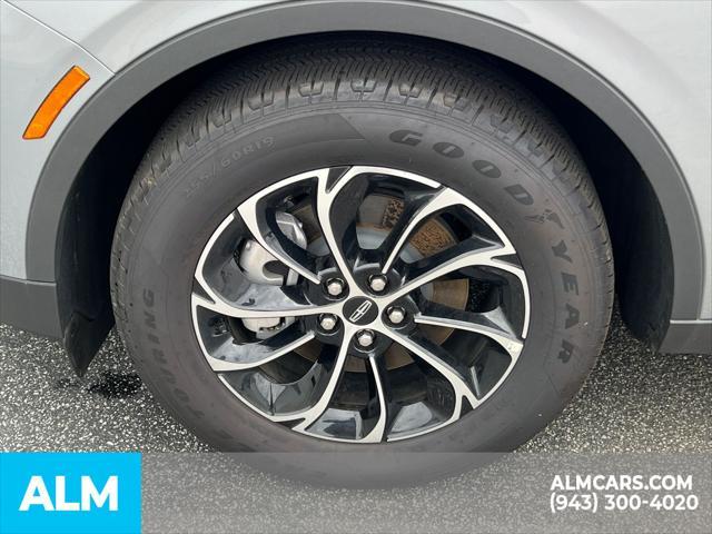 Photo of 2024 LUSTROUS GRAY METALLIC Lincoln Nautilus