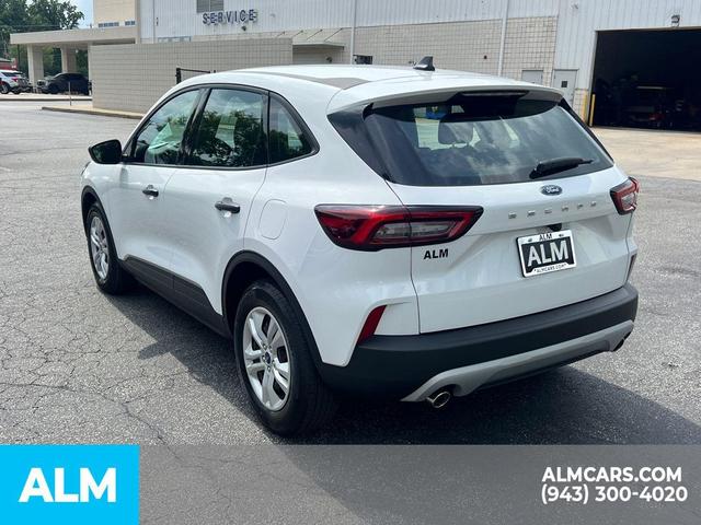 Photo of 2023 OXFORD WHITE Ford Escape