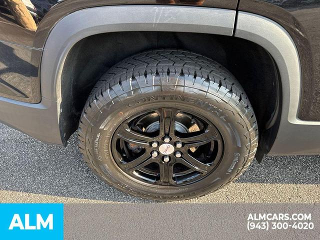 Photo of 2020 Ebony Twilight Metallic GMC Acadia