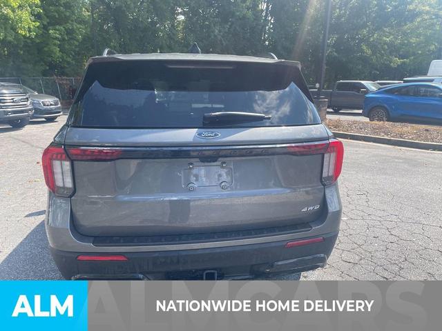 Photo of 2025 CARBONIZED GRAY METALLIC Ford Explorer