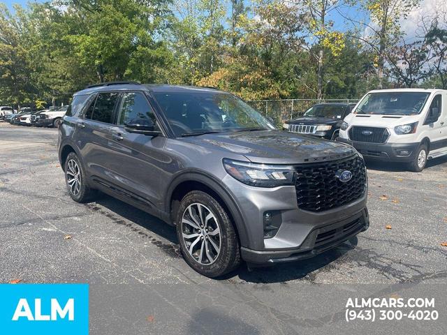 Photo of 2025 CARBONIZED GRAY METALLIC Ford Explorer