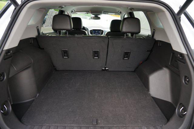 Photo of 2024 Summit White GMC Terrain