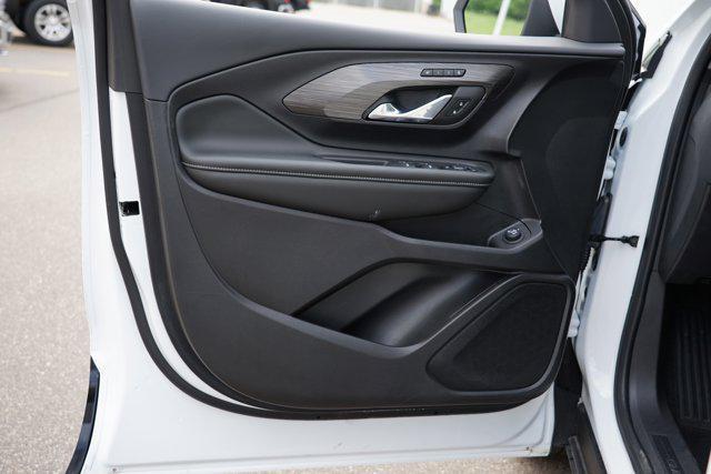 Photo of 2024 Summit White GMC Terrain