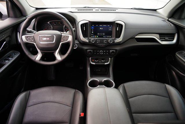 Photo of 2024 Summit White GMC Terrain