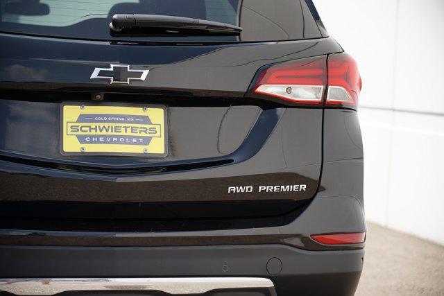 Photo of 2024 Mosaic Black Metallic Chevrolet Equinox