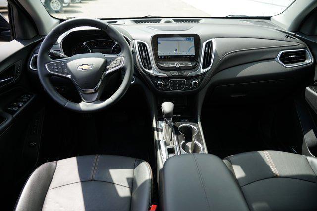 Photo of 2024 Mosaic Black Metallic Chevrolet Equinox